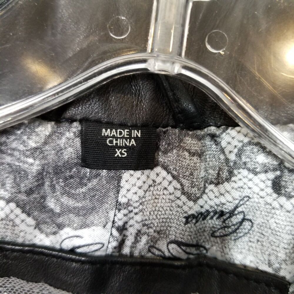 Guess Women 100% Leather Ruffle Front Jacket Sz XS Black Zip Up Short Y2K - Picture 9 of 10